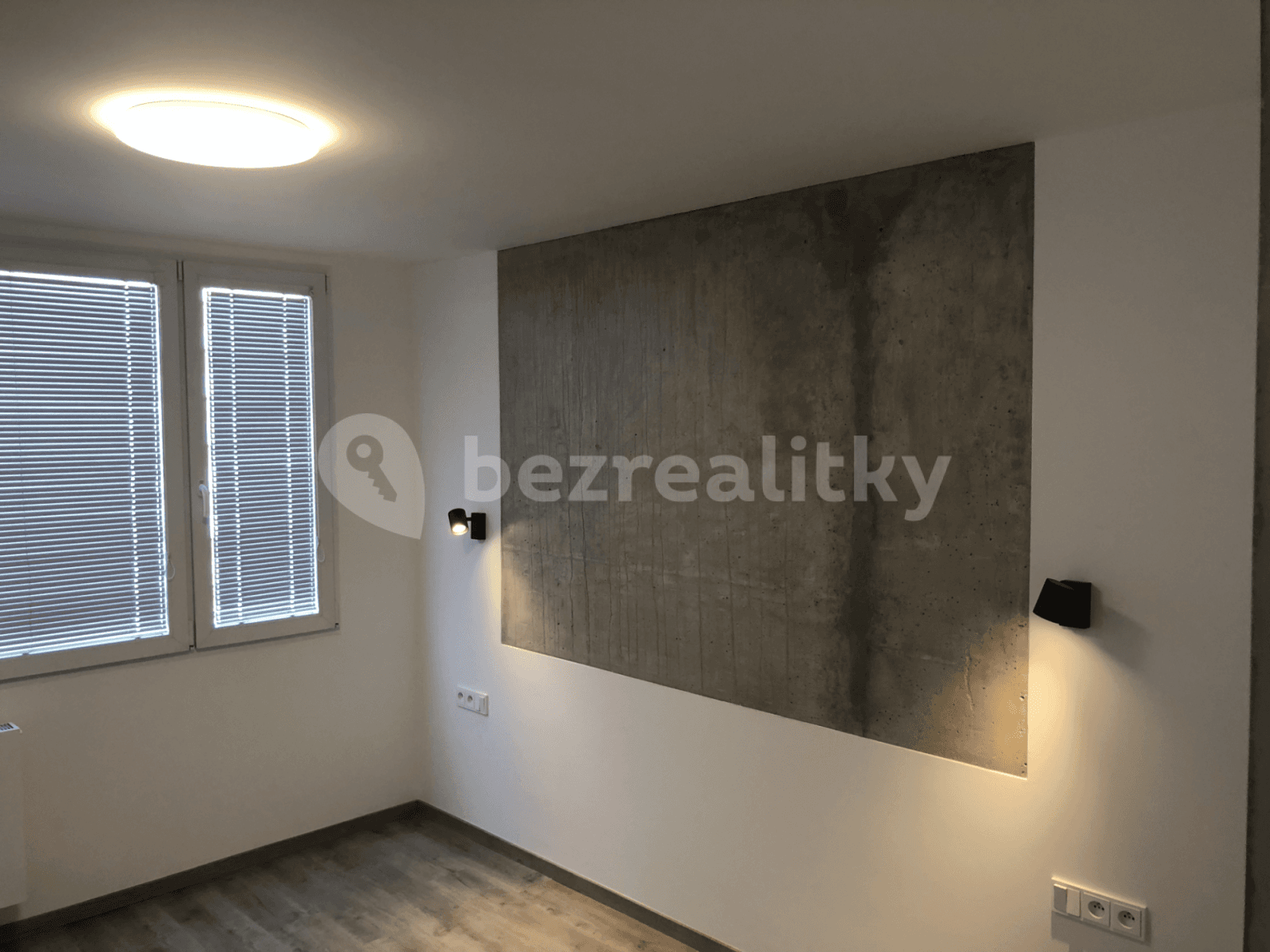 2 bedroom with open-plan kitchen flat for sale, 63 m², Křenická, Prague, Prague