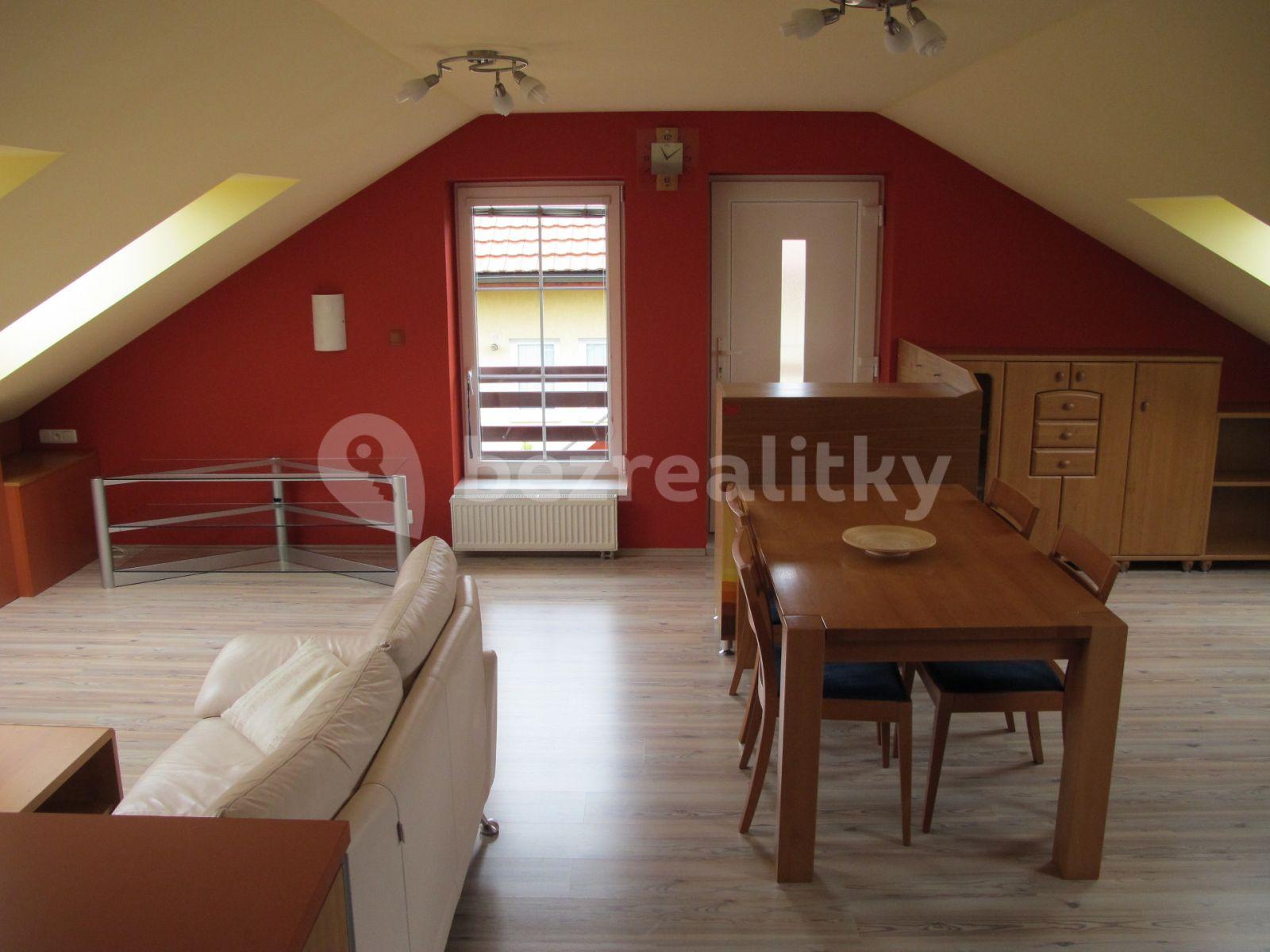 1 bedroom with open-plan kitchen flat to rent, 75 m², Spojovací, Sulice, Středočeský Region