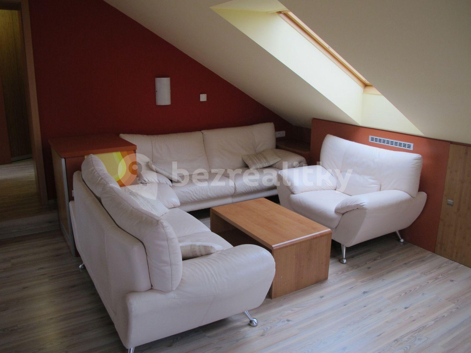 1 bedroom with open-plan kitchen flat to rent, 75 m², Spojovací, Sulice, Středočeský Region