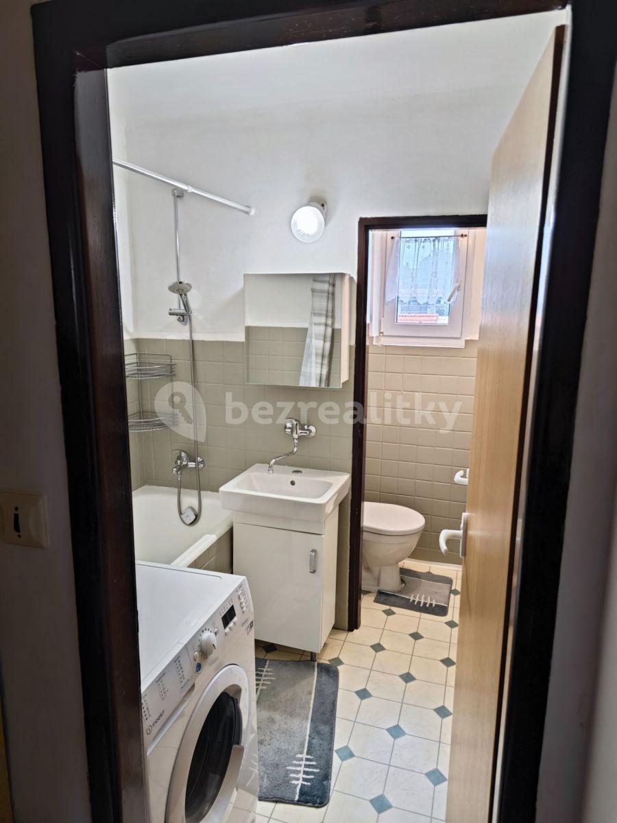 3 bedroom flat for sale, 60 m², Wolkerova, Unhošť, Středočeský Region