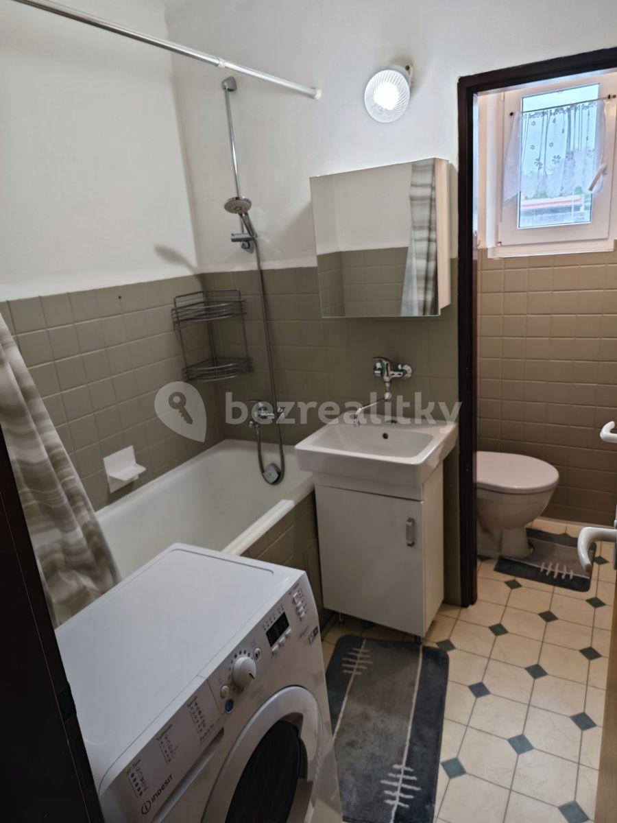 3 bedroom flat for sale, 60 m², Wolkerova, Unhošť, Středočeský Region