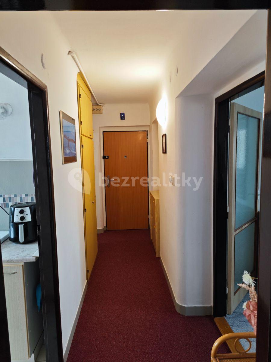 3 bedroom flat for sale, 60 m², Wolkerova, Unhošť, Středočeský Region