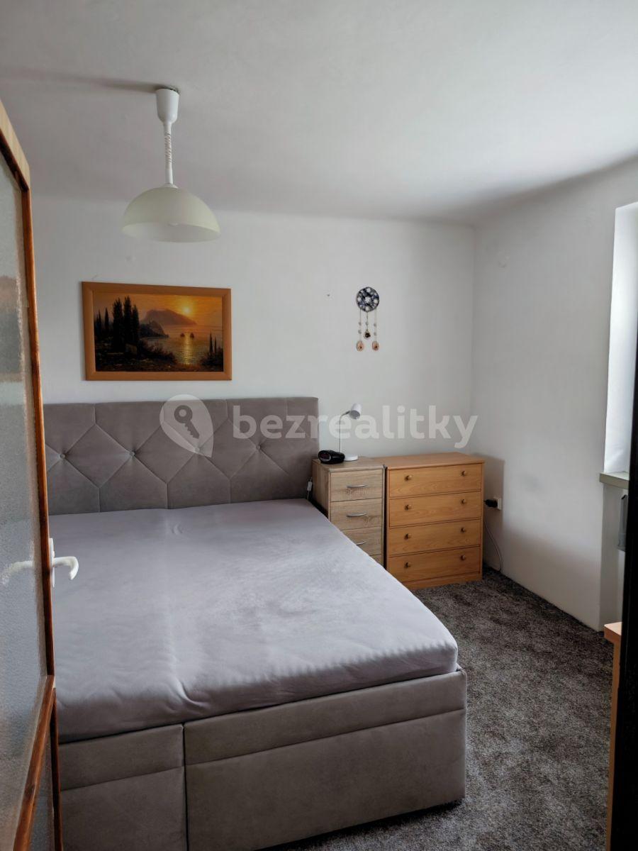 3 bedroom flat for sale, 60 m², Wolkerova, Unhošť, Středočeský Region