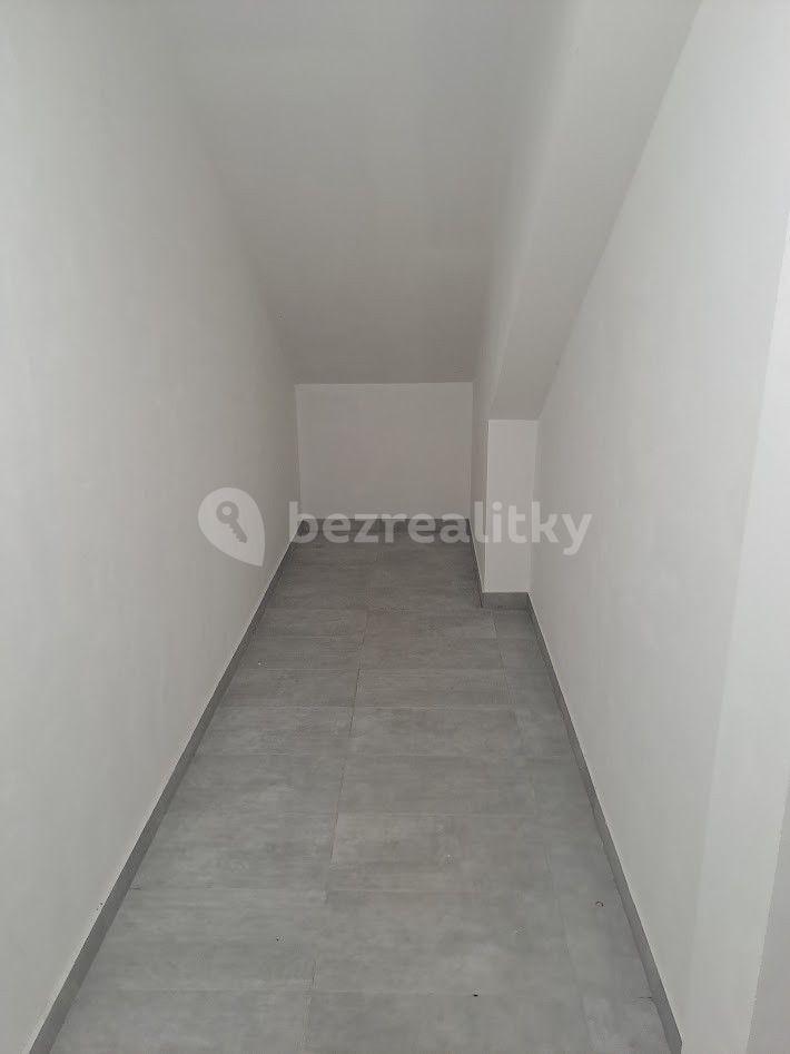 1 bedroom with open-plan kitchen flat to rent, 52 m², Pod Zahrady, Přezletice, Středočeský Region