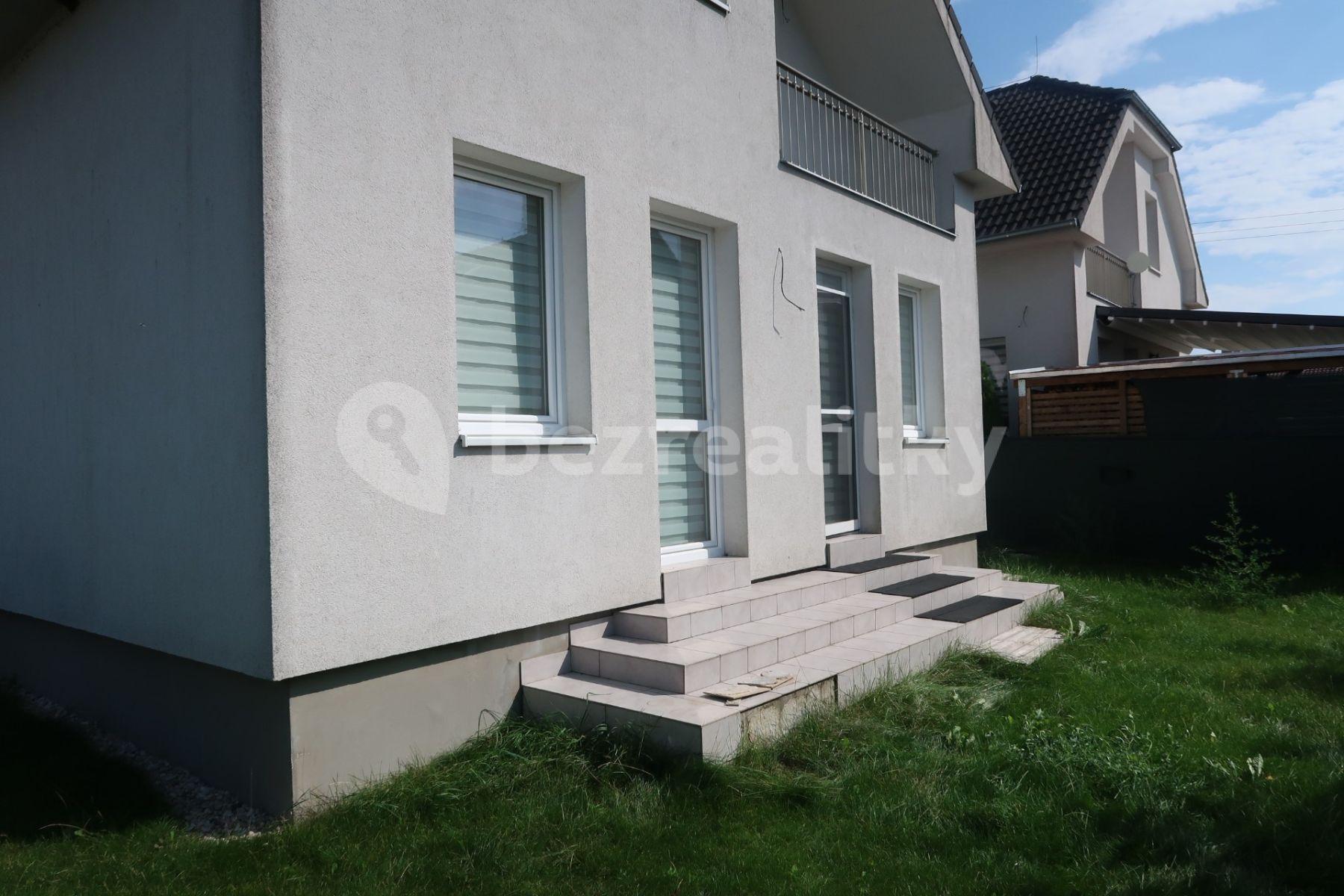 house to rent, 180 m², Malá Hraštice, Středočeský Region