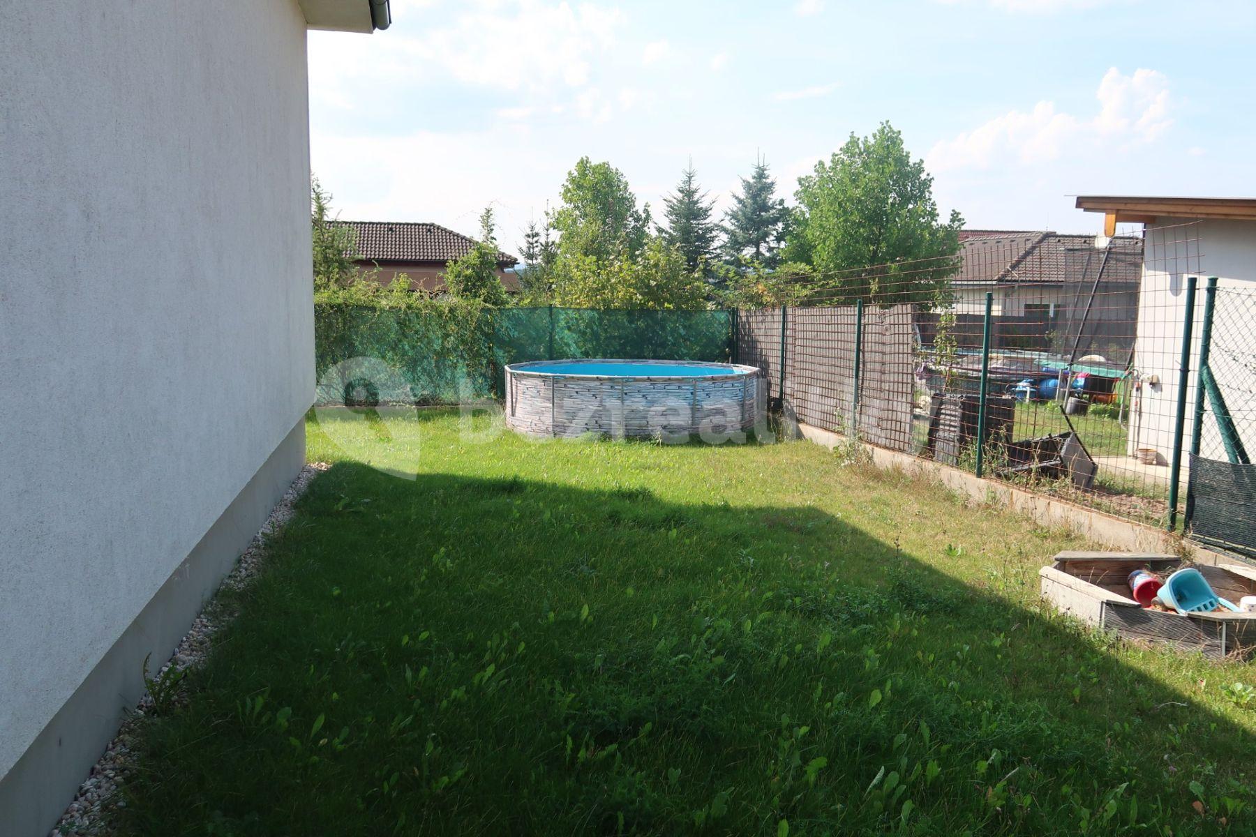 house to rent, 180 m², Malá Hraštice, Středočeský Region