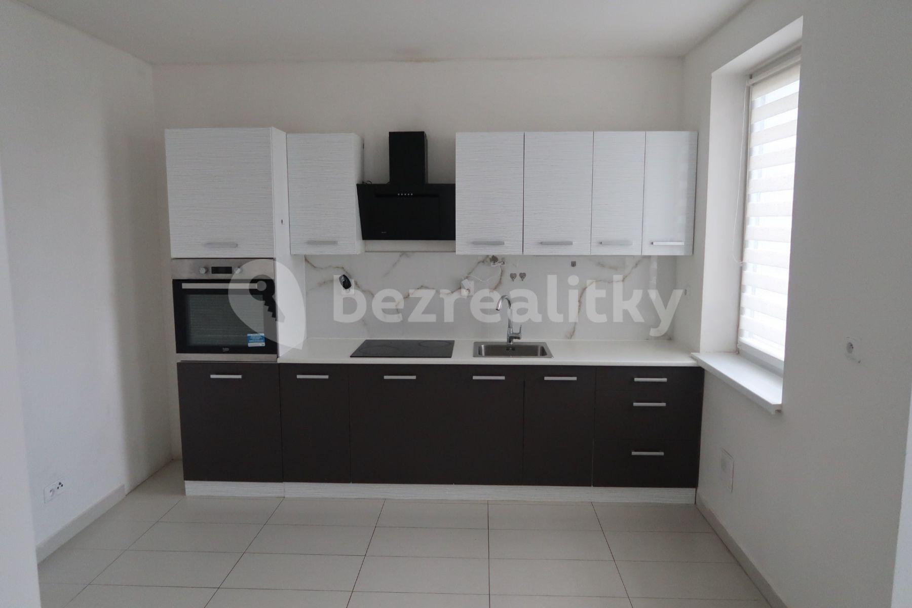 house to rent, 180 m², Malá Hraštice, Středočeský Region