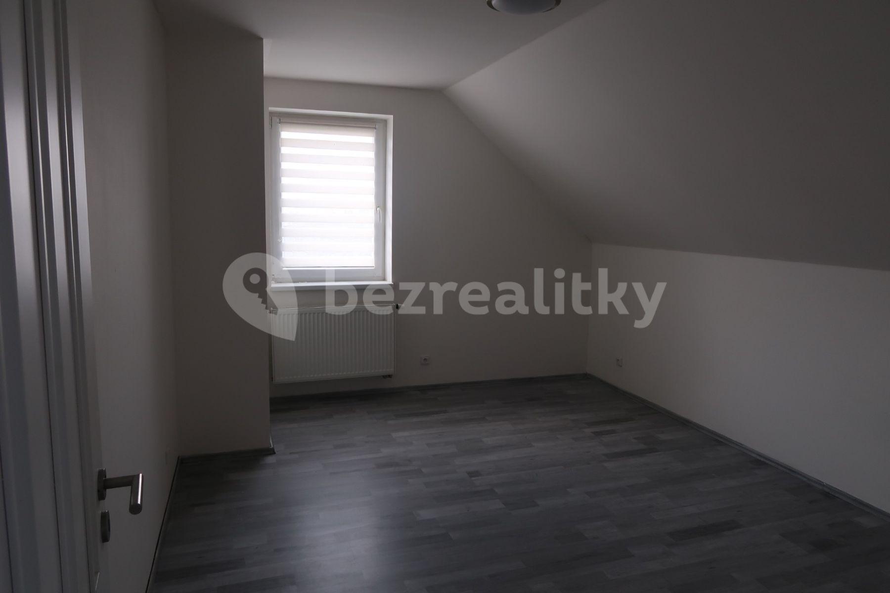 house to rent, 180 m², Malá Hraštice, Středočeský Region