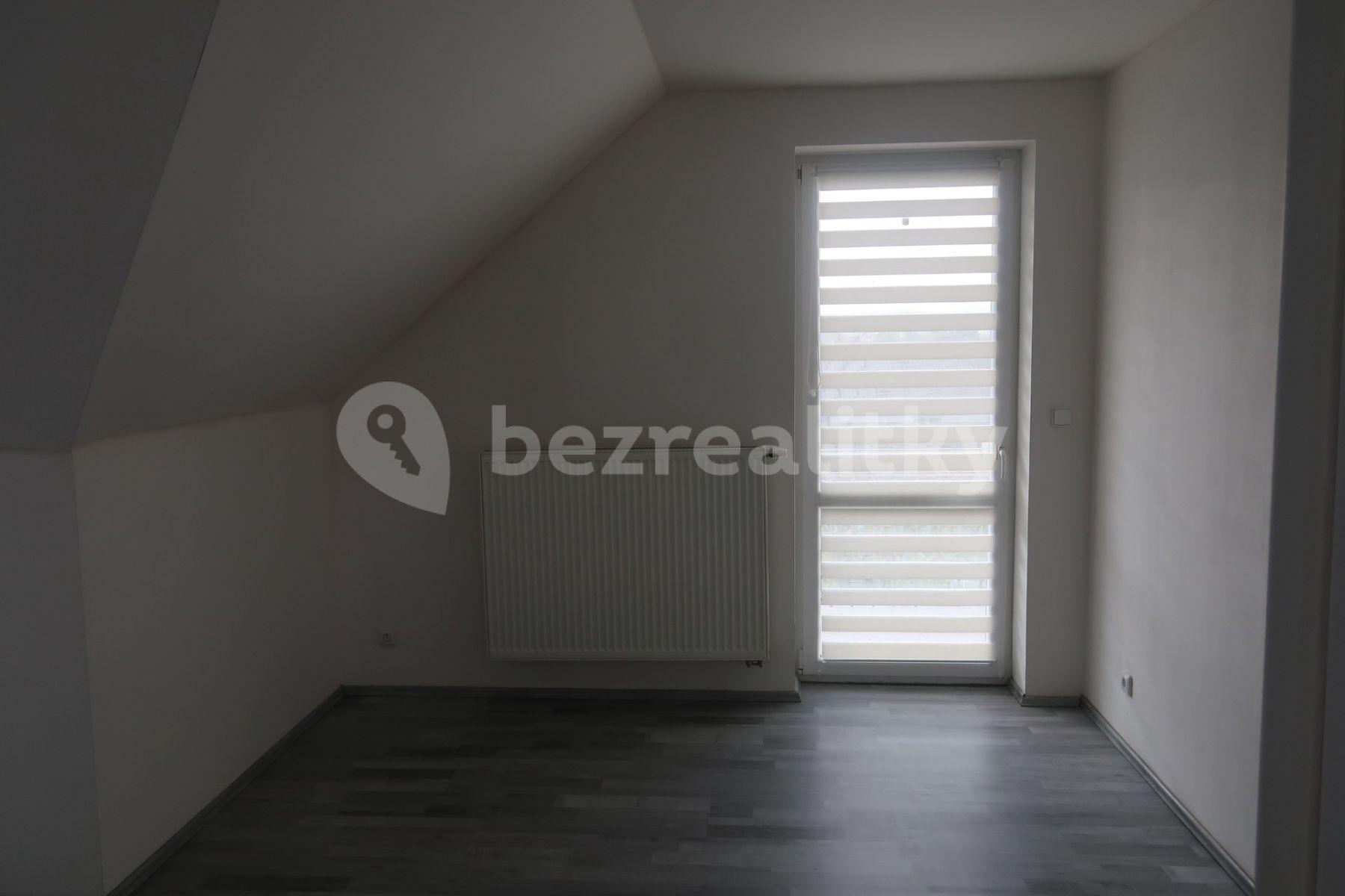 house to rent, 180 m², Malá Hraštice, Středočeský Region