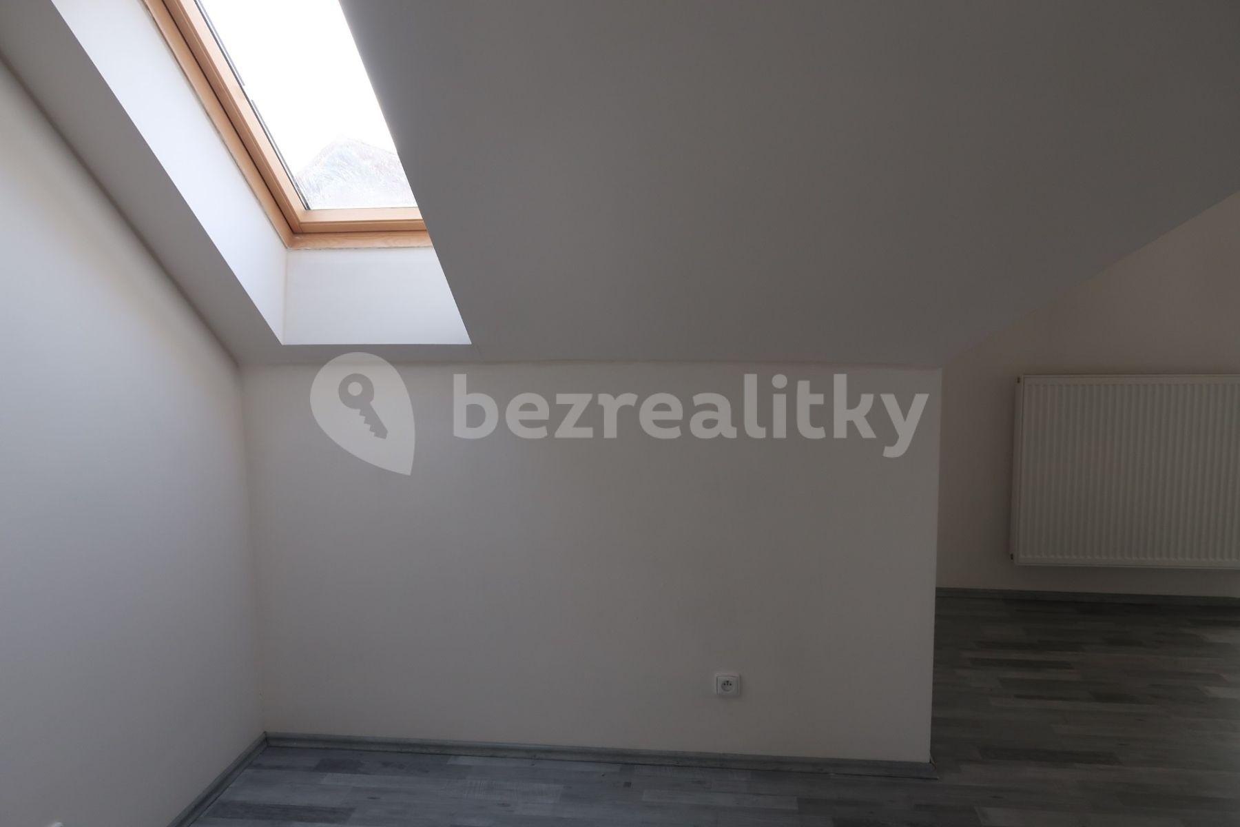 house to rent, 180 m², Malá Hraštice, Středočeský Region