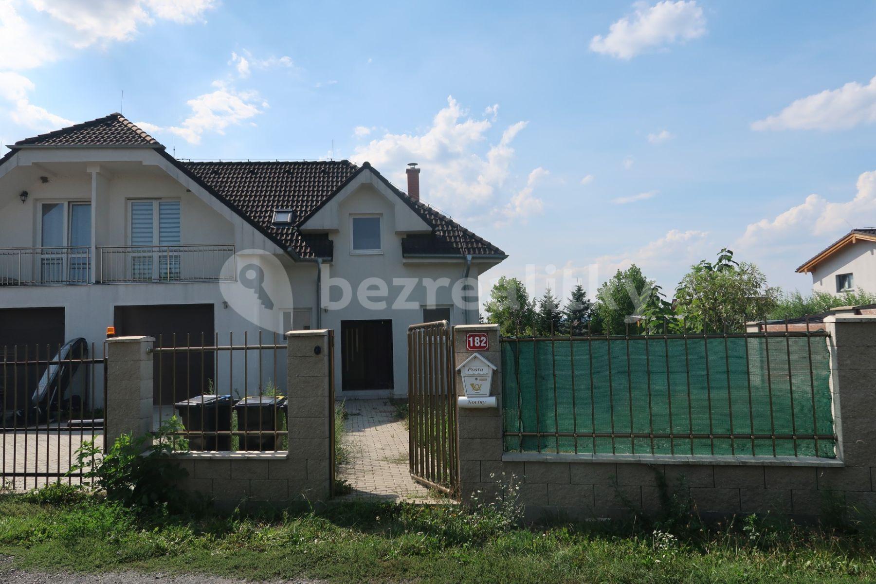 house to rent, 180 m², Malá Hraštice, Středočeský Region