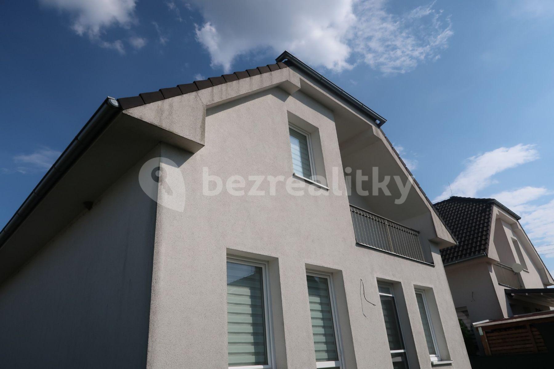 house to rent, 180 m², Malá Hraštice, Středočeský Region