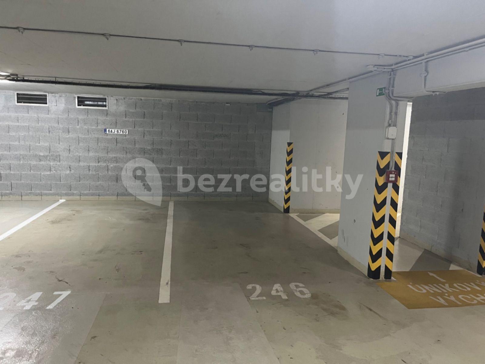 garage to rent, 13 m², Křižíkova, Prague, Prague