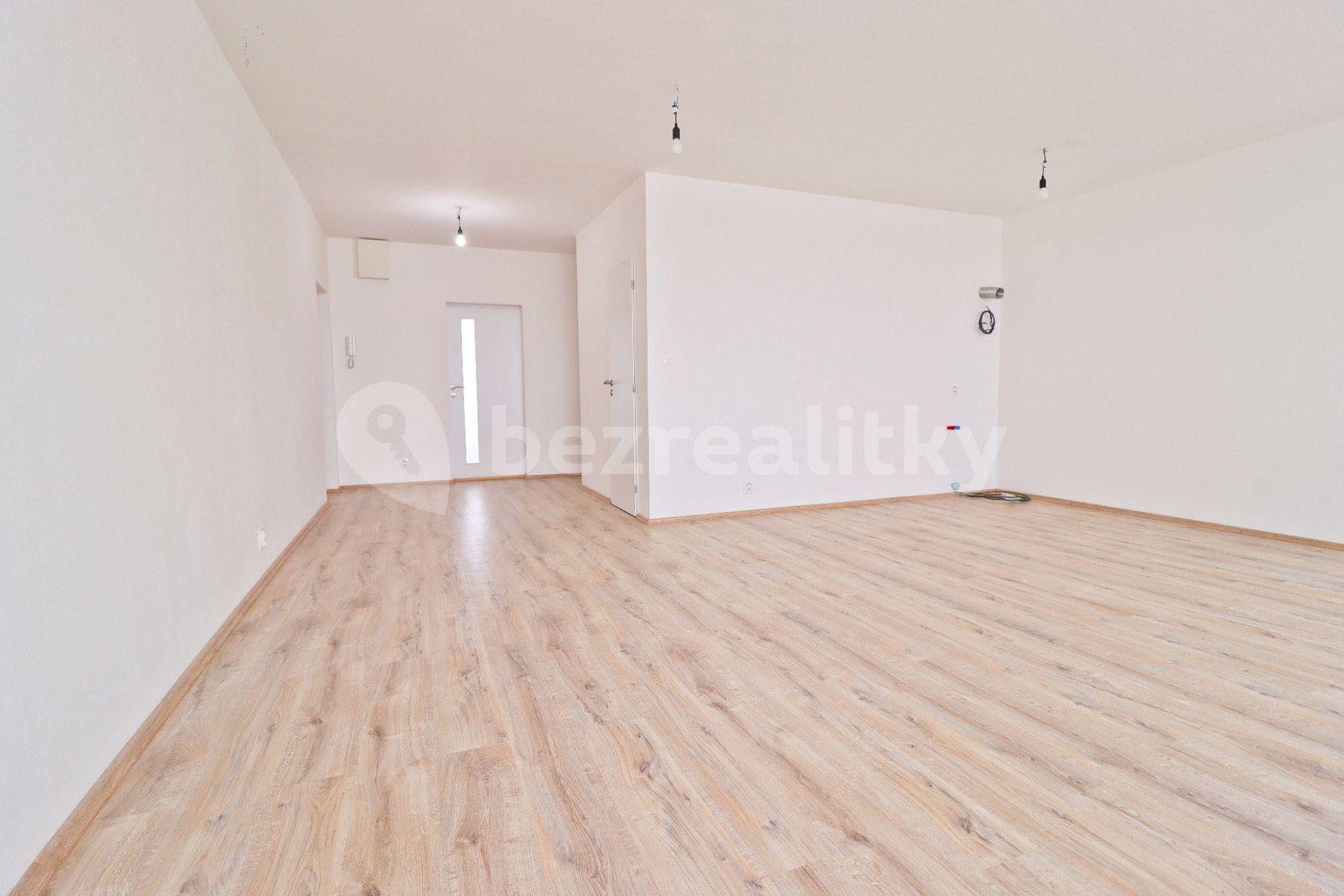 2 bedroom with open-plan kitchen flat for sale, 93 m², Galandova, Prague, Prague