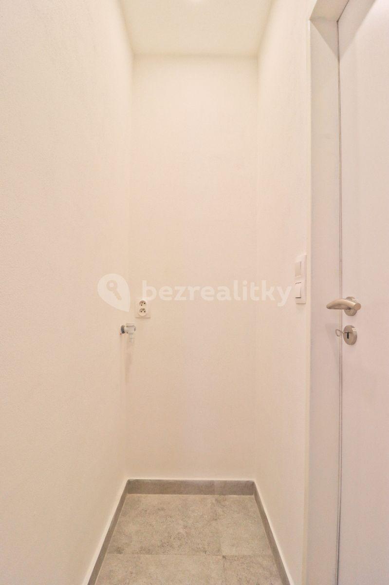 2 bedroom with open-plan kitchen flat for sale, 93 m², Galandova, Prague, Prague