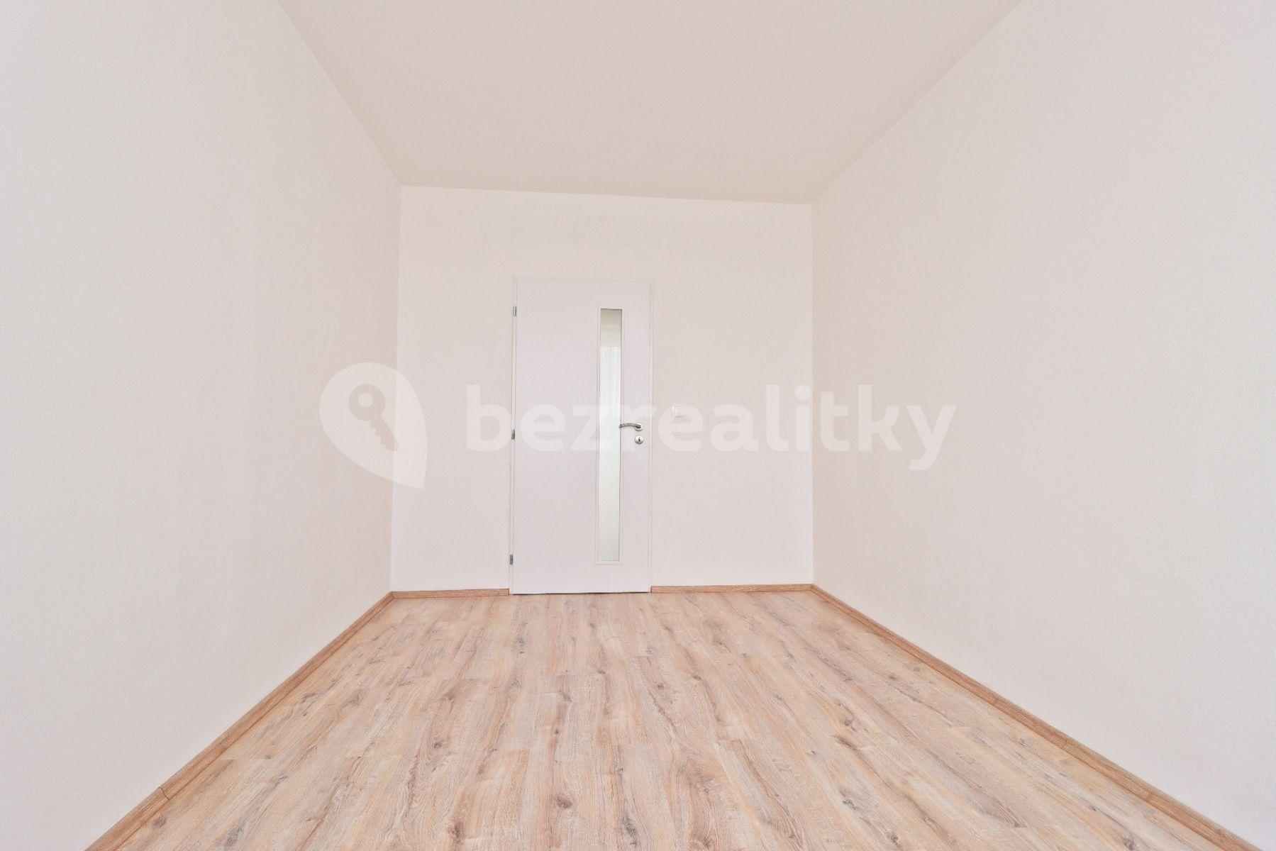 2 bedroom with open-plan kitchen flat for sale, 93 m², Galandova, Prague, Prague