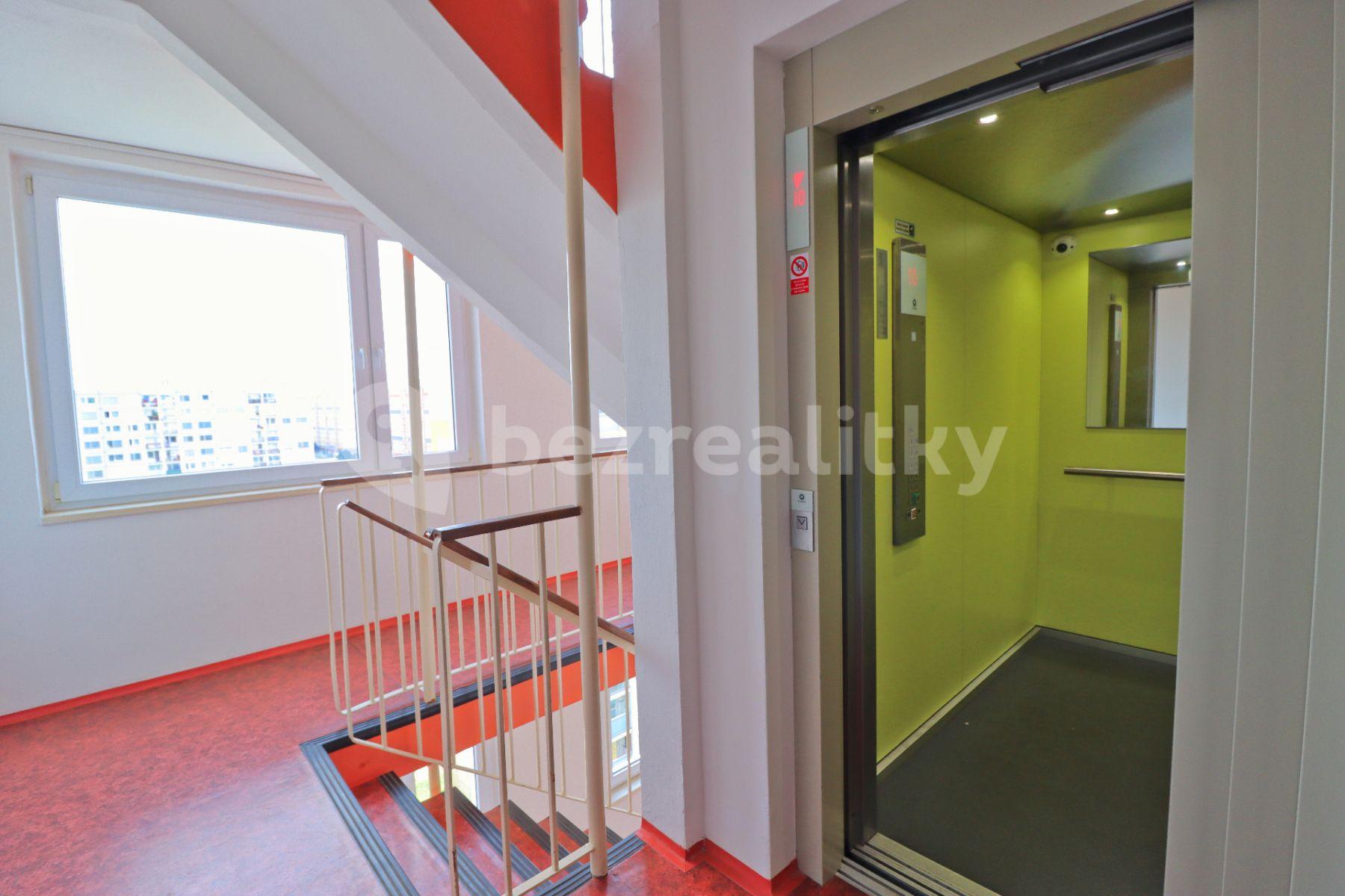 2 bedroom with open-plan kitchen flat for sale, 93 m², Galandova, Prague, Prague