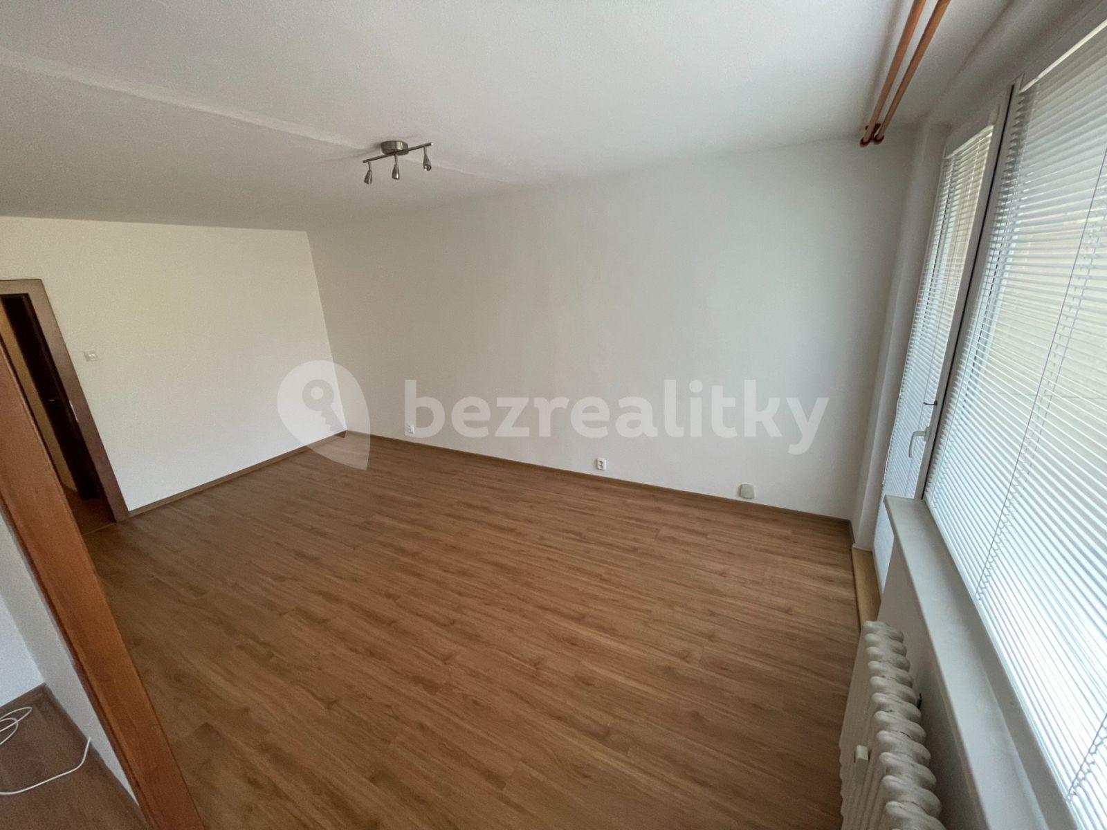 2 bedroom with open-plan kitchen flat to rent, 69 m², Elišky Krásnohorské, Litoměřice, Ústecký Region