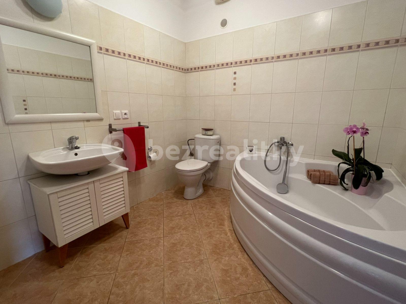 house to rent, 100 m², Ostružinová, Černošice, Středočeský Region