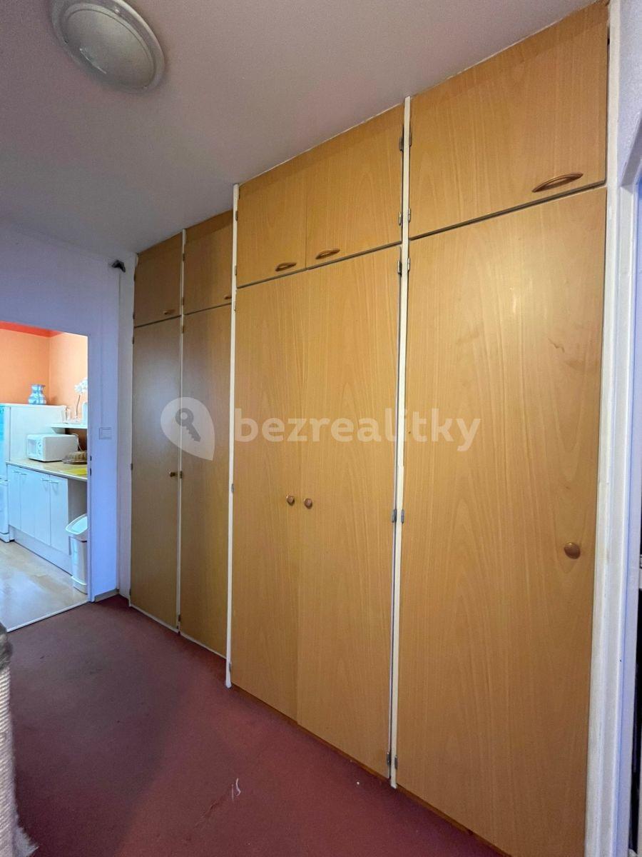 3 bedroom flat to rent, 71 m², Borovanského, Prague, Prague