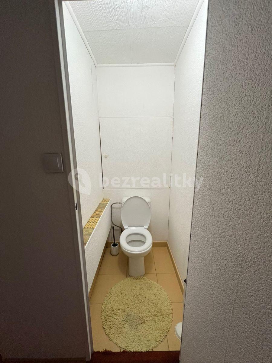 3 bedroom flat to rent, 71 m², Borovanského, Prague, Prague