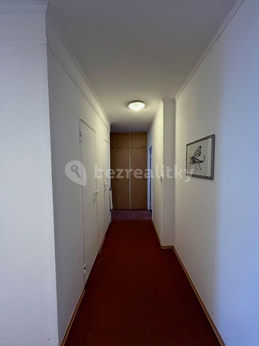 3 bedroom flat to rent, 71 m², Borovanského, Prague, Prague