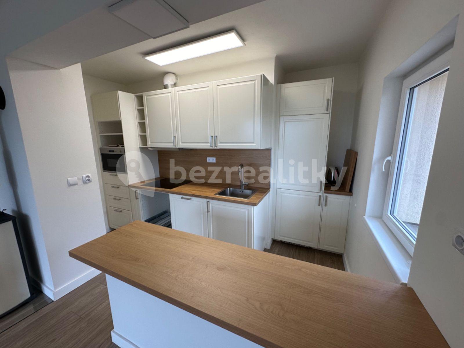 3 bedroom with open-plan kitchen flat to rent, 111 m², Otakara Johna, Mělník, Středočeský Region