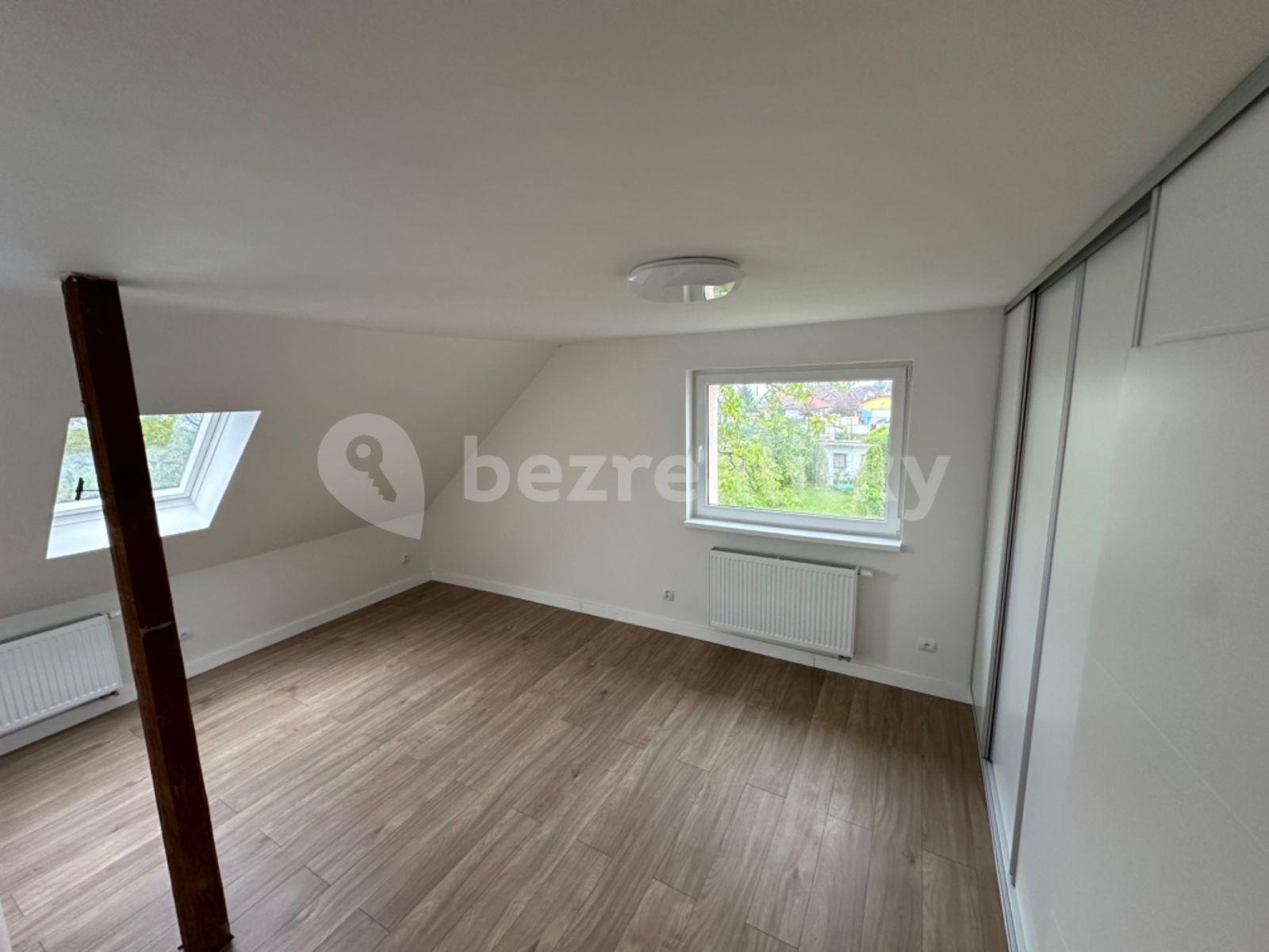 3 bedroom with open-plan kitchen flat to rent, 111 m², Otakara Johna, Mělník, Středočeský Region