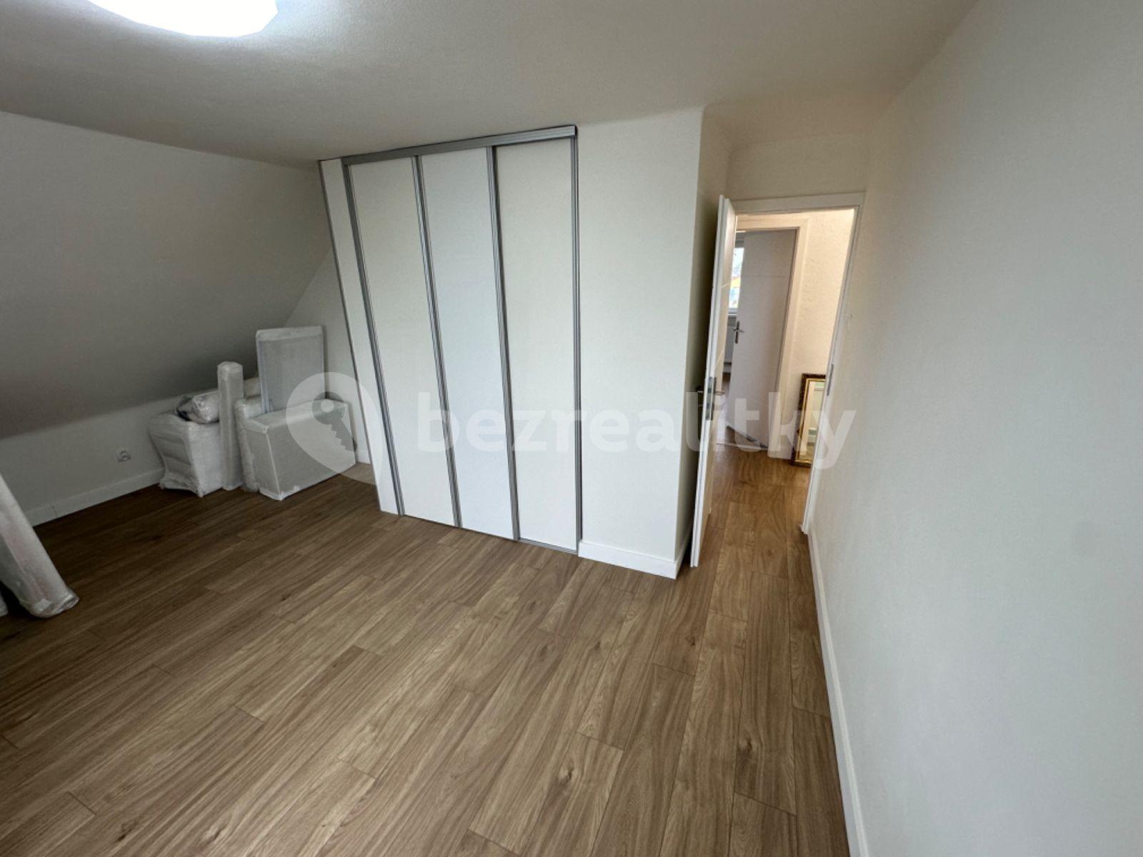 3 bedroom with open-plan kitchen flat to rent, 111 m², Otakara Johna, Mělník, Středočeský Region