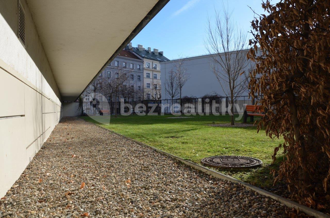 1 bedroom with open-plan kitchen flat to rent, 72 m², U Uranie, Prague, Prague