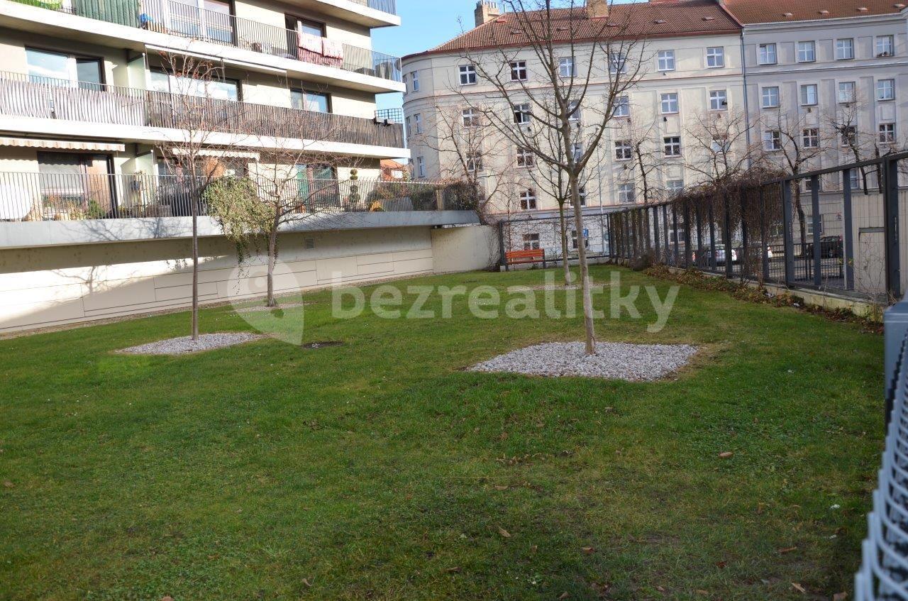 1 bedroom with open-plan kitchen flat to rent, 72 m², U Uranie, Prague, Prague