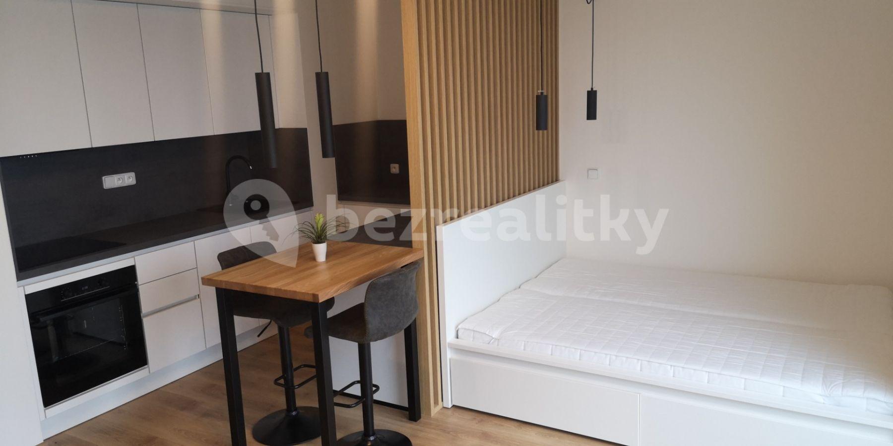 Studio flat to rent, 31 m², Heřmanická, Prague, Prague