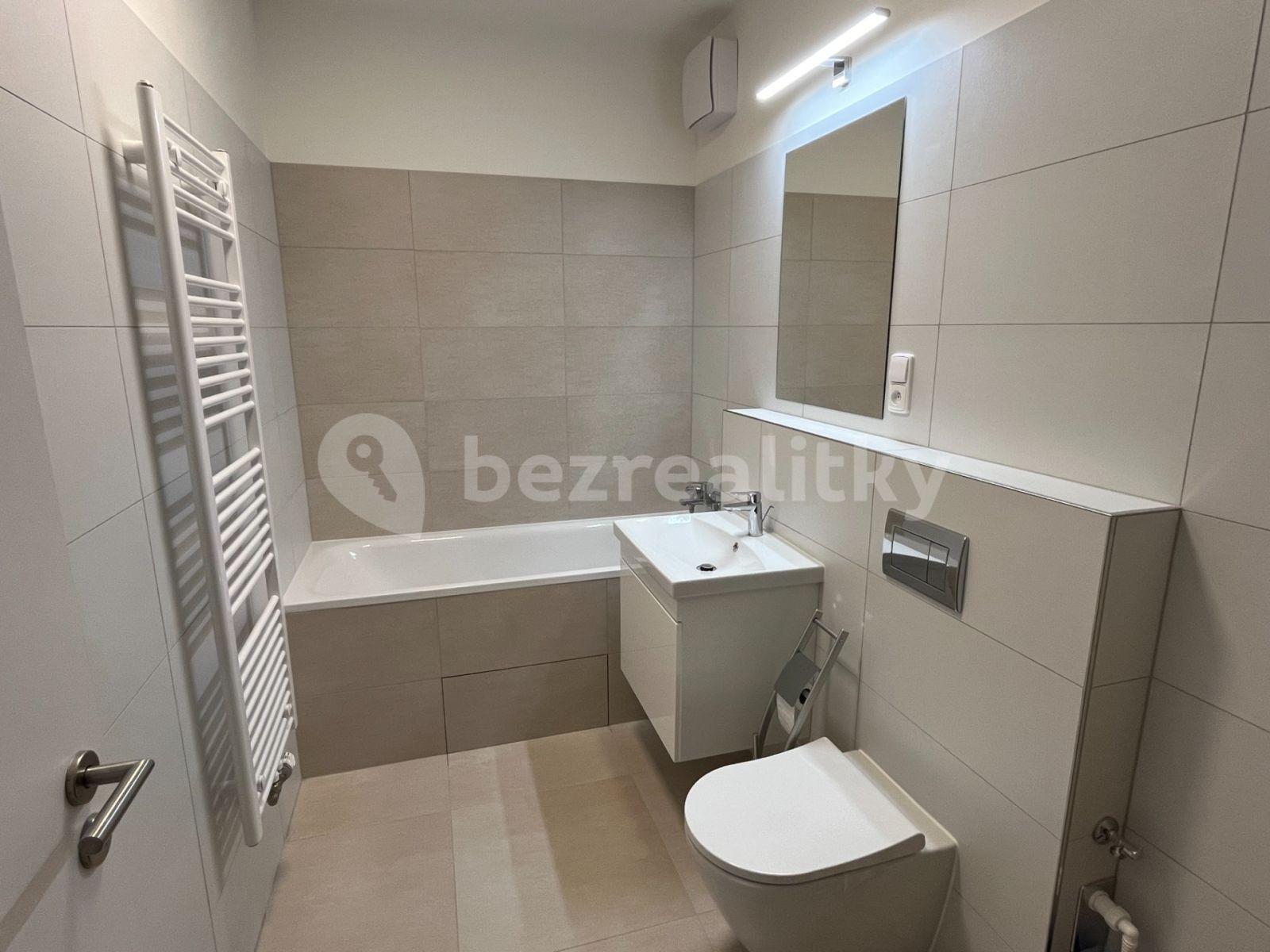 Studio flat to rent, 31 m², Heřmanická, Prague, Prague