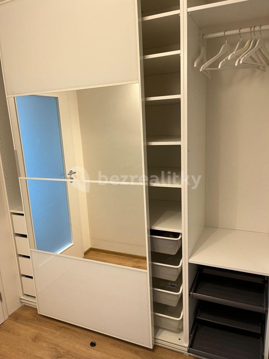 Studio flat to rent, 31 m², Heřmanická, Prague, Prague