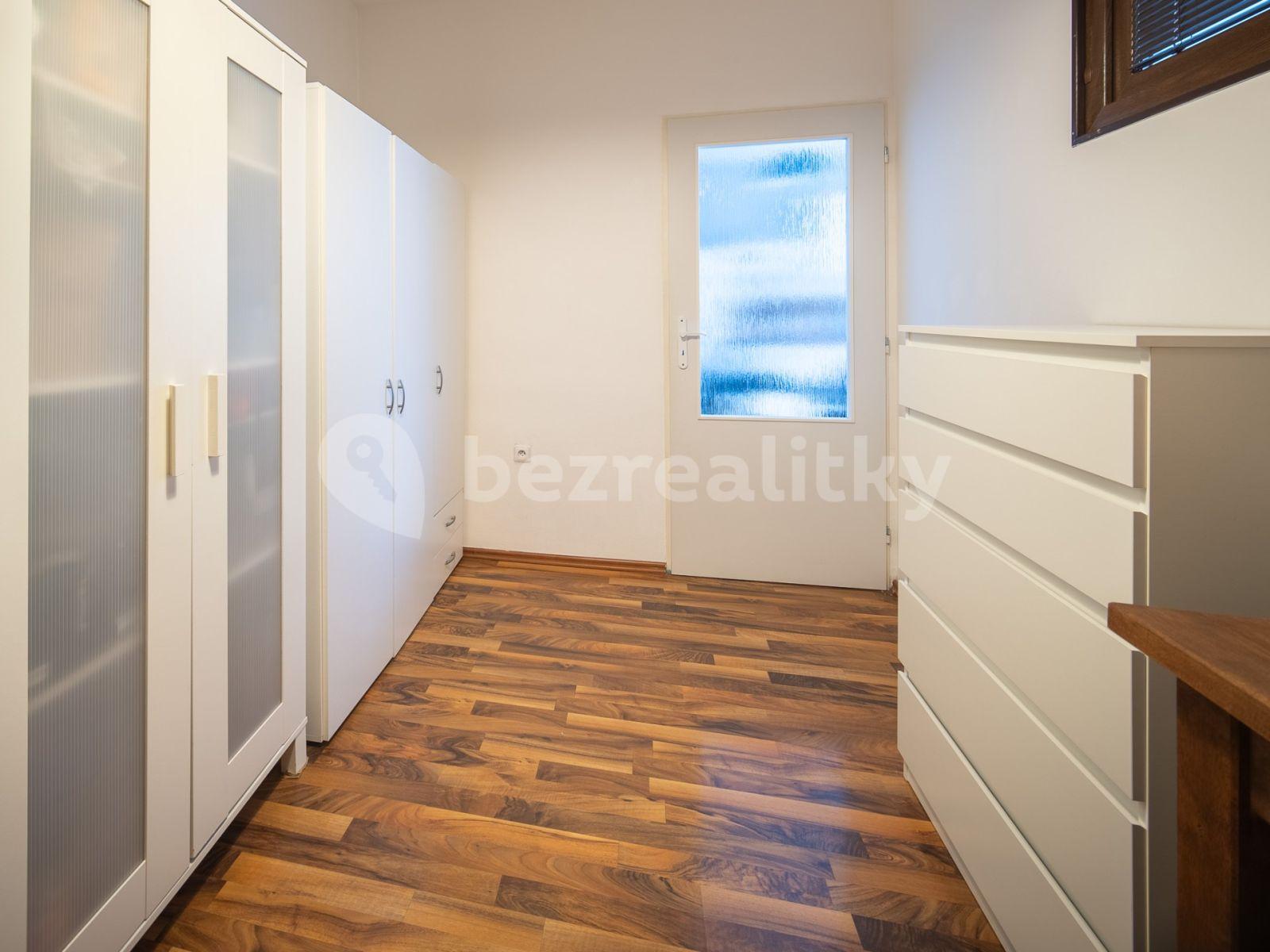 2 bedroom with open-plan kitchen flat for sale, 41 m², Husova, Nymburk, Středočeský Region