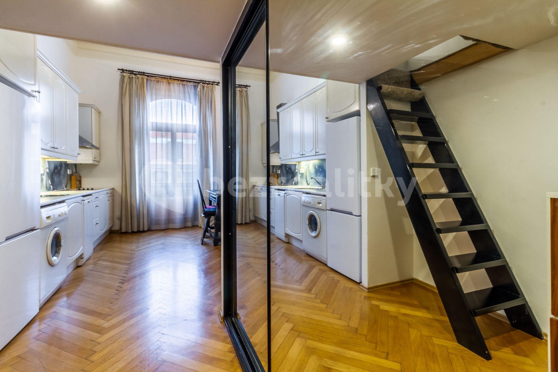 1 bedroom with open-plan kitchen flat to rent, 45 m², Za Poříčskou bránou, Prague, Prague