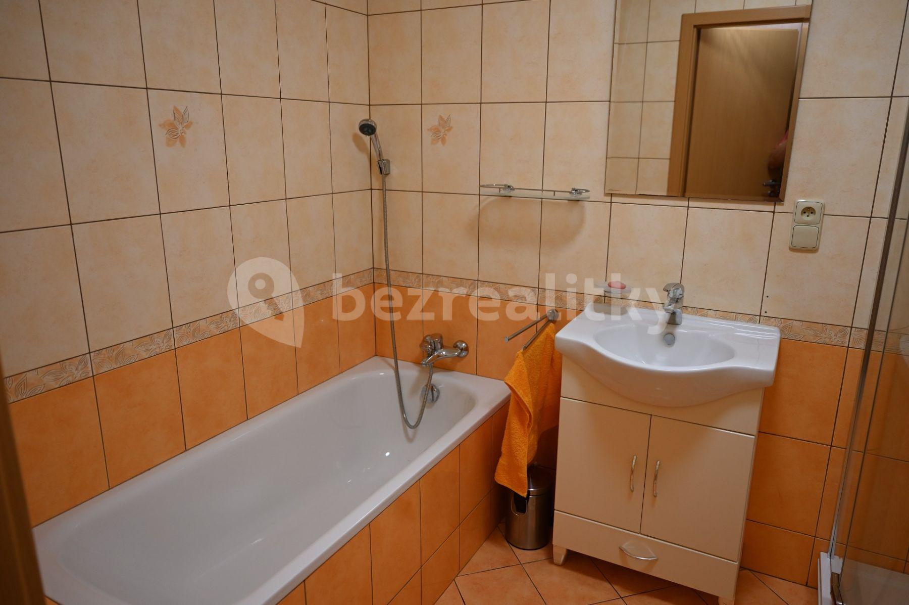 3 bedroom flat to rent, 68 m², Přímětická, Prague, Prague