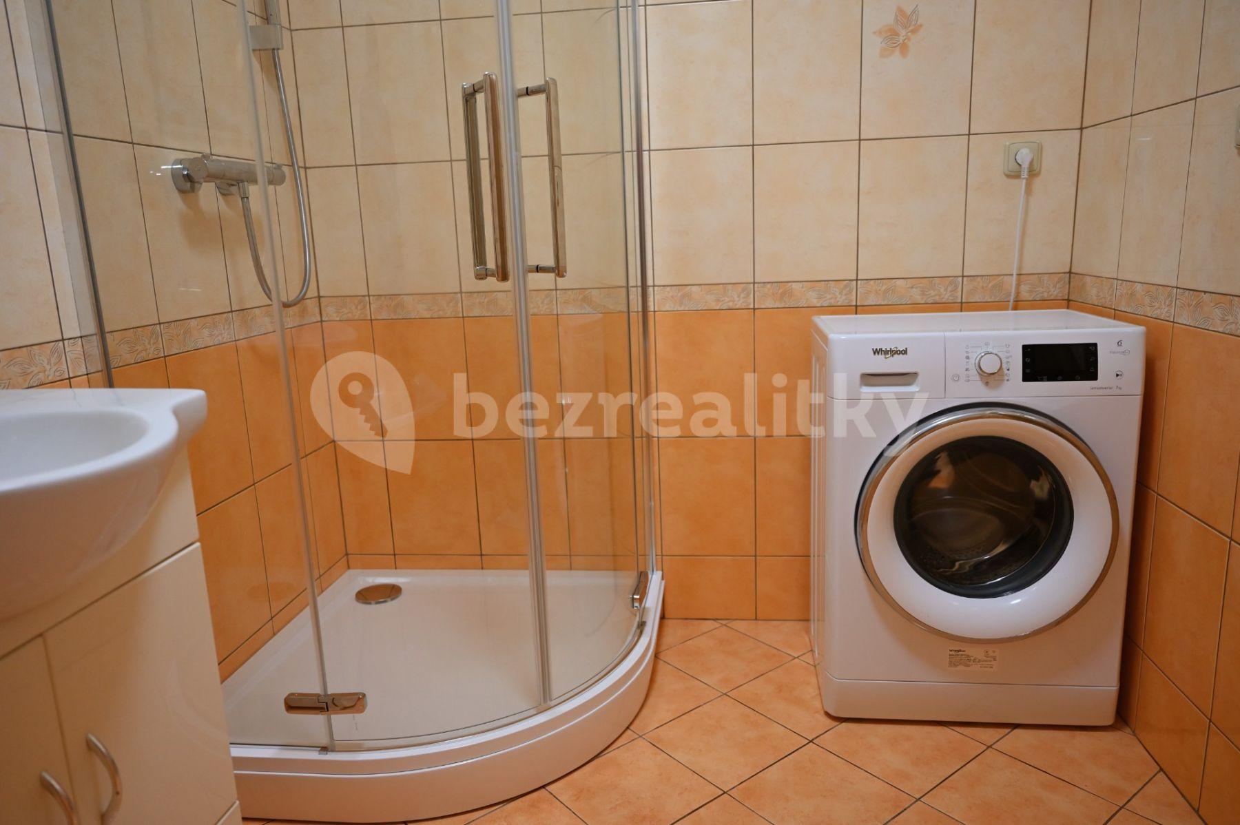 3 bedroom flat to rent, 68 m², Přímětická, Prague, Prague