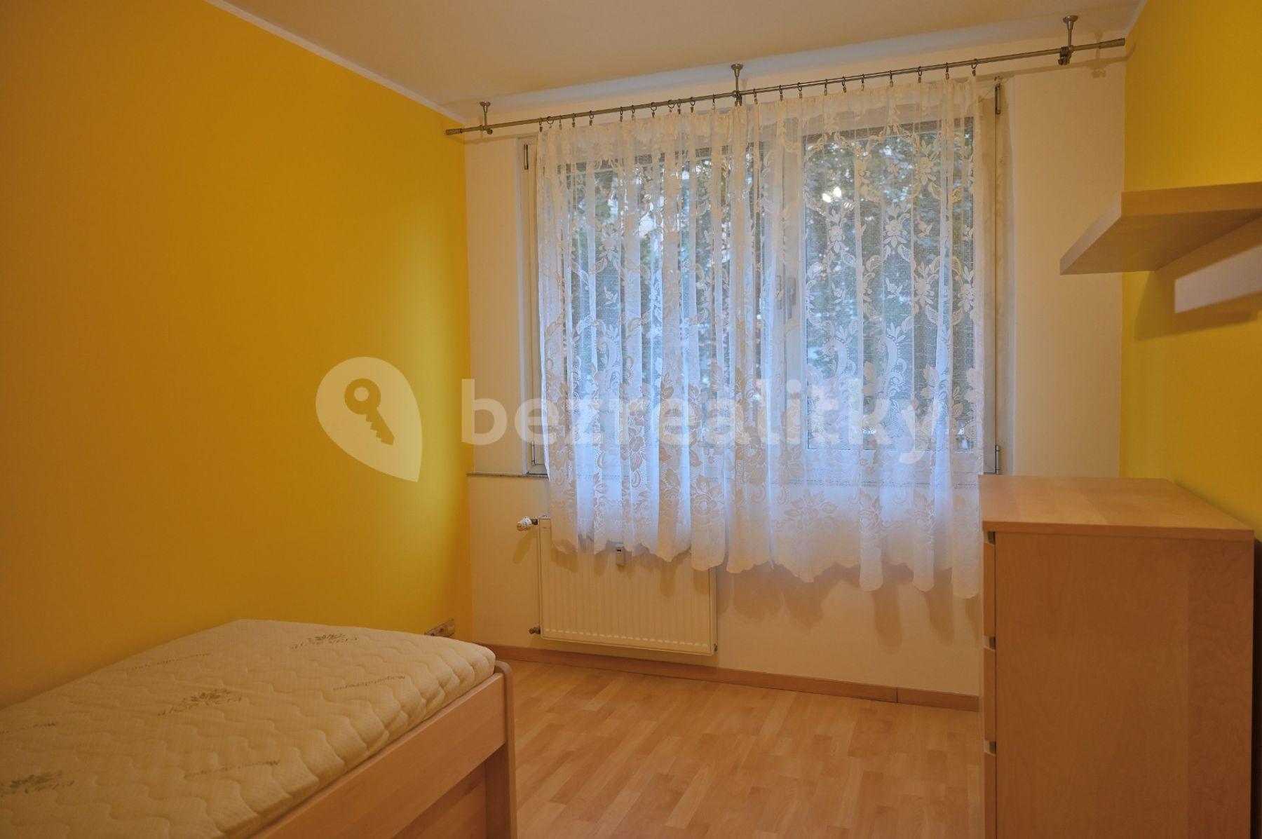 3 bedroom flat to rent, 68 m², Přímětická, Prague, Prague