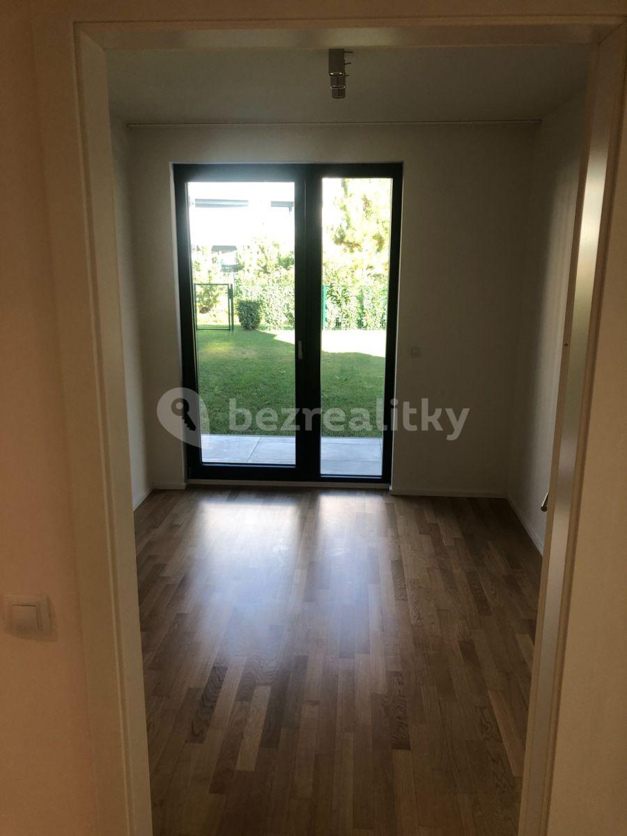 2 bedroom with open-plan kitchen flat to rent, 66 m², U Viktorie, Prague, Prague