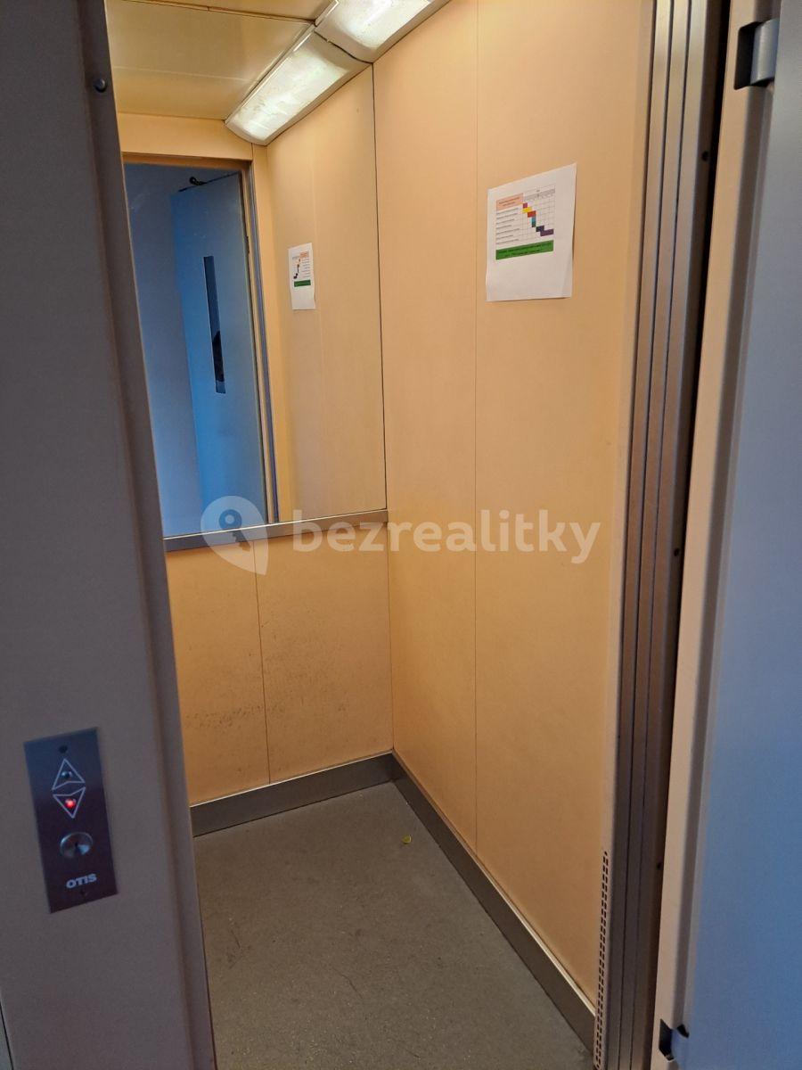 1 bedroom with open-plan kitchen flat to rent, 41 m², Na Strži, Prague, Prague