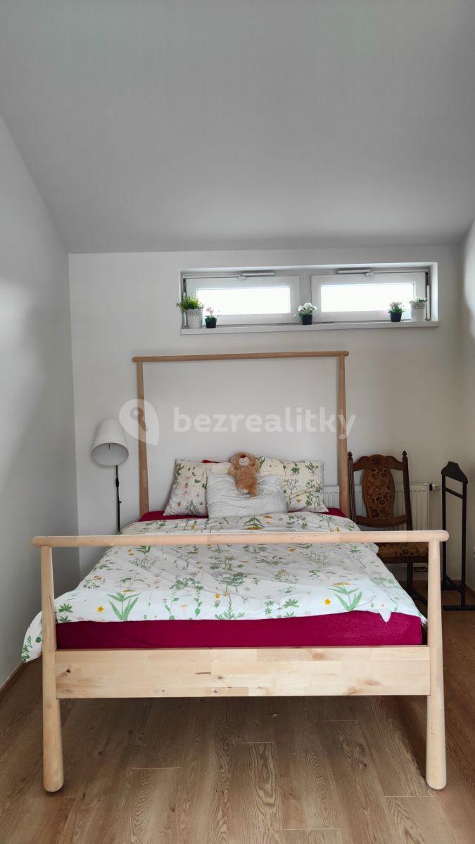 1 bedroom with open-plan kitchen flat for sale, 90 m², V Zahradách, Beroun, Středočeský Region