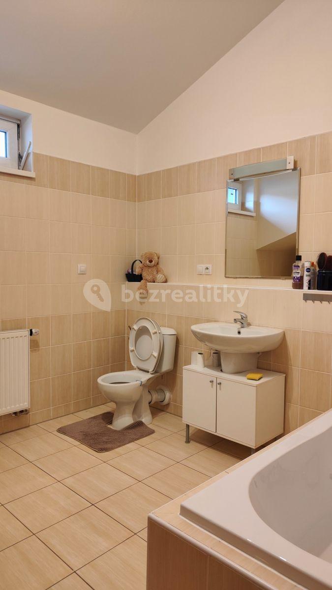 1 bedroom with open-plan kitchen flat for sale, 90 m², V Zahradách, Beroun, Středočeský Region