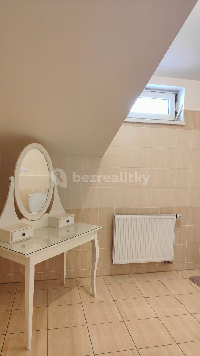 1 bedroom with open-plan kitchen flat for sale, 90 m², V Zahradách, Beroun, Středočeský Region