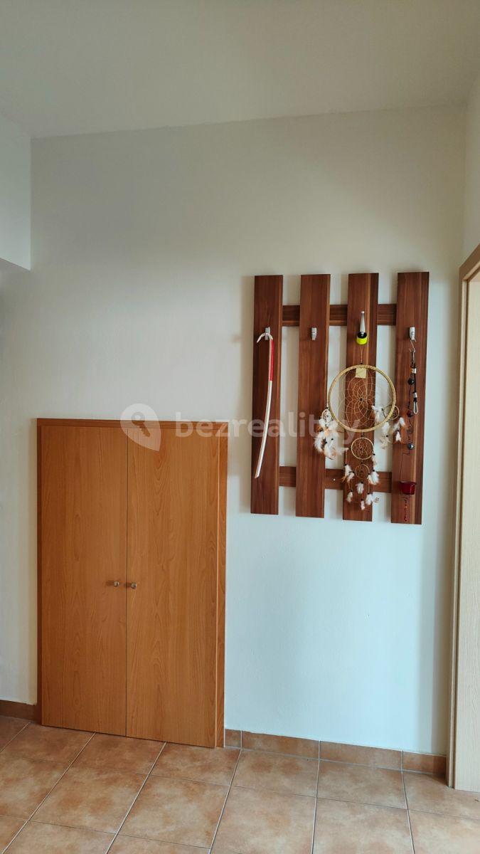 1 bedroom with open-plan kitchen flat for sale, 90 m², V Zahradách, Beroun, Středočeský Region