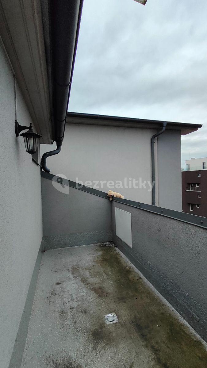 1 bedroom with open-plan kitchen flat for sale, 90 m², V Zahradách, Beroun, Středočeský Region