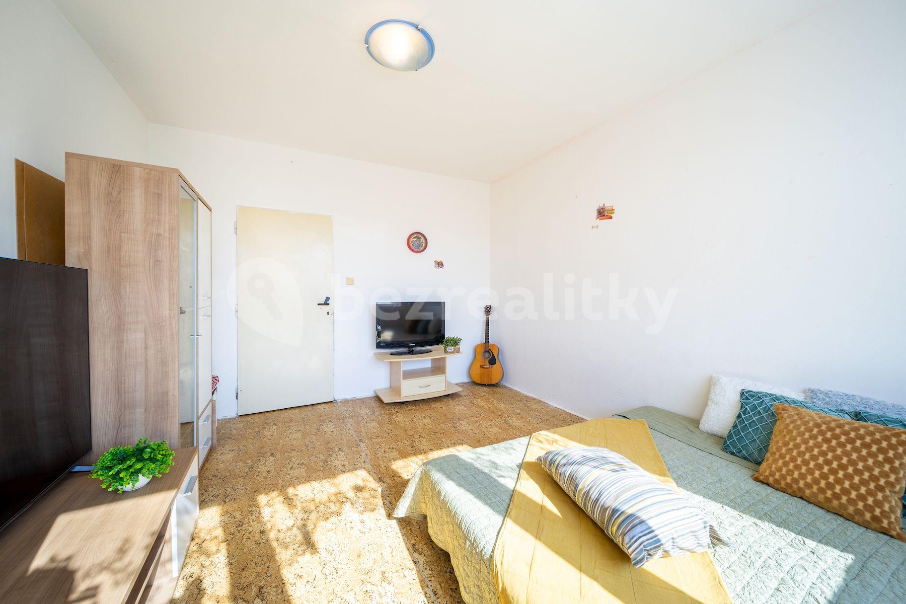 2 bedroom flat for sale, 57 m², Sídliště Plešivec, Český Krumlov, Jihočeský Region