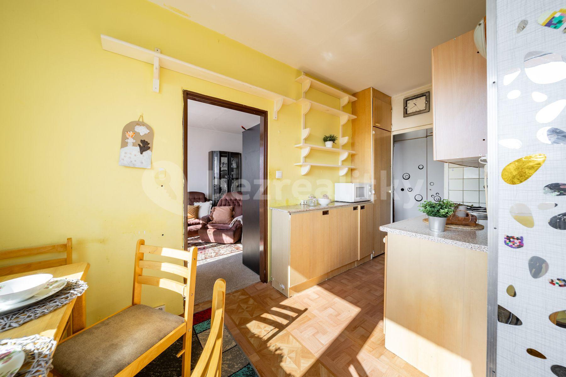 2 bedroom flat for sale, 57 m², Sídliště Plešivec, Český Krumlov, Jihočeský Region