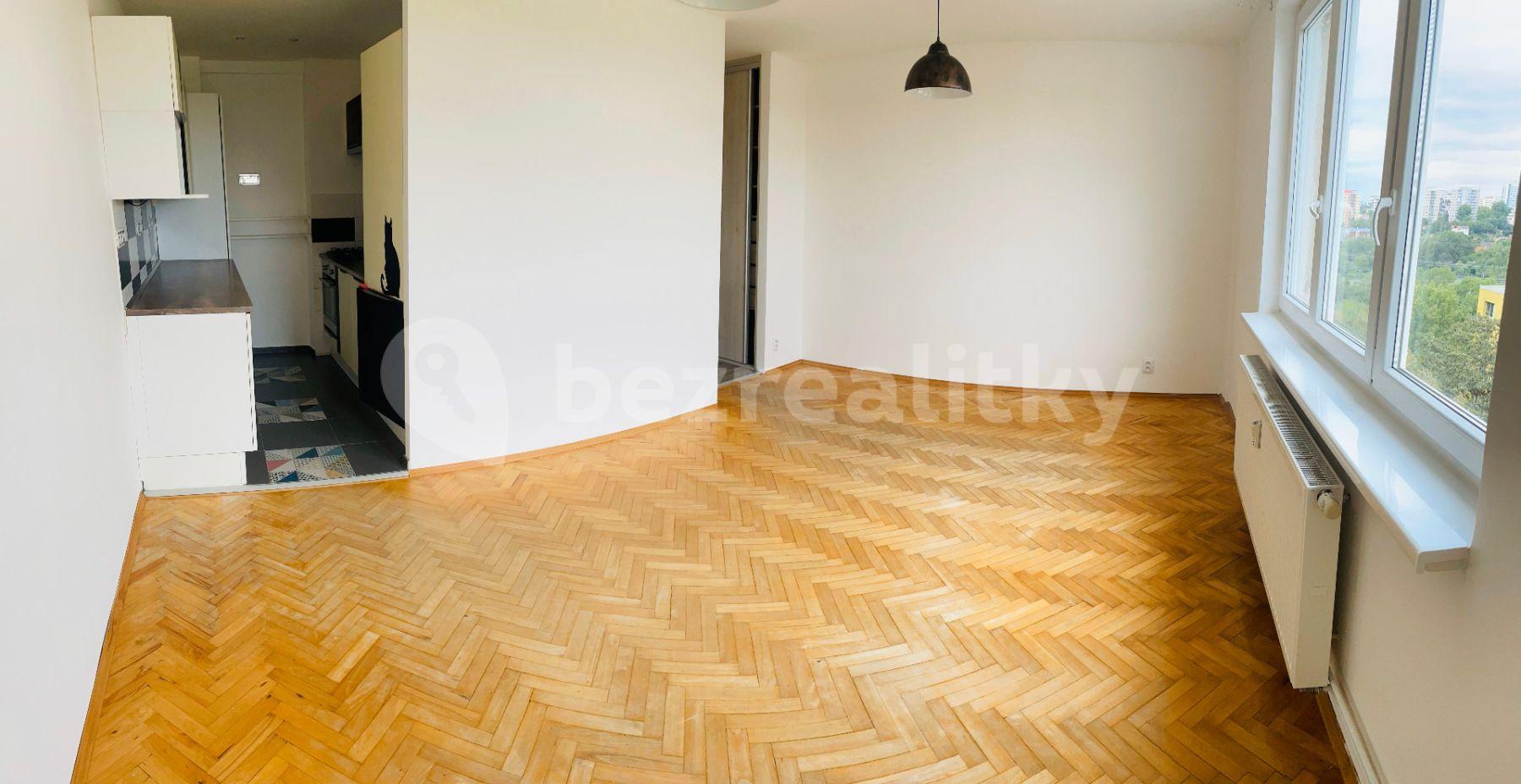 2 bedroom with open-plan kitchen flat to rent, 59 m², Hlavní, Prague, Prague