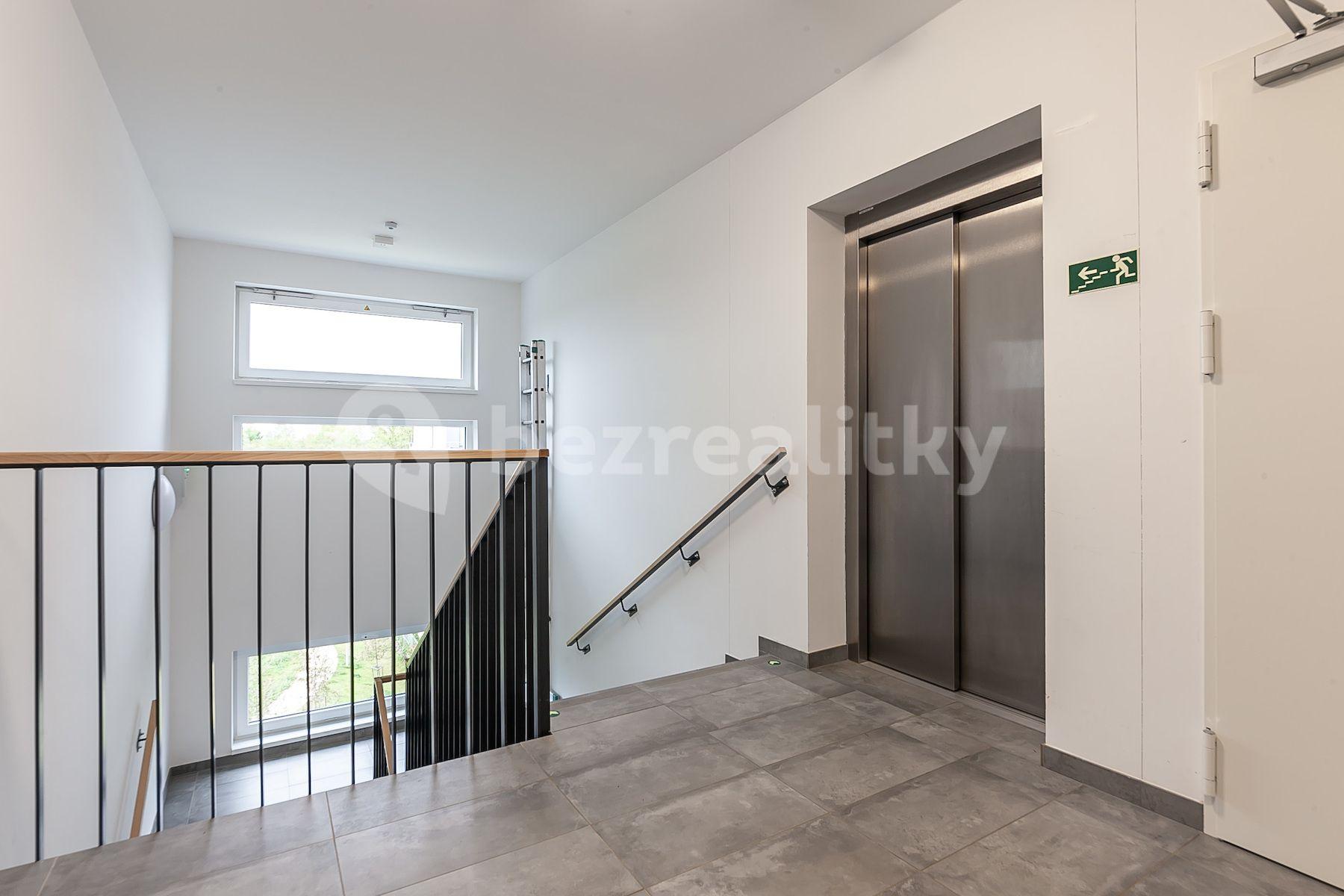 1 bedroom with open-plan kitchen flat for sale, 49 m², Karla Guta, Prague, Prague